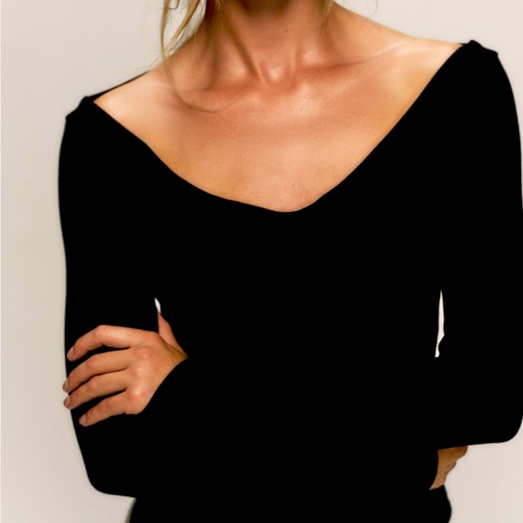 Zara Rib-Knit V-Neck Top - Picture 2 of 2